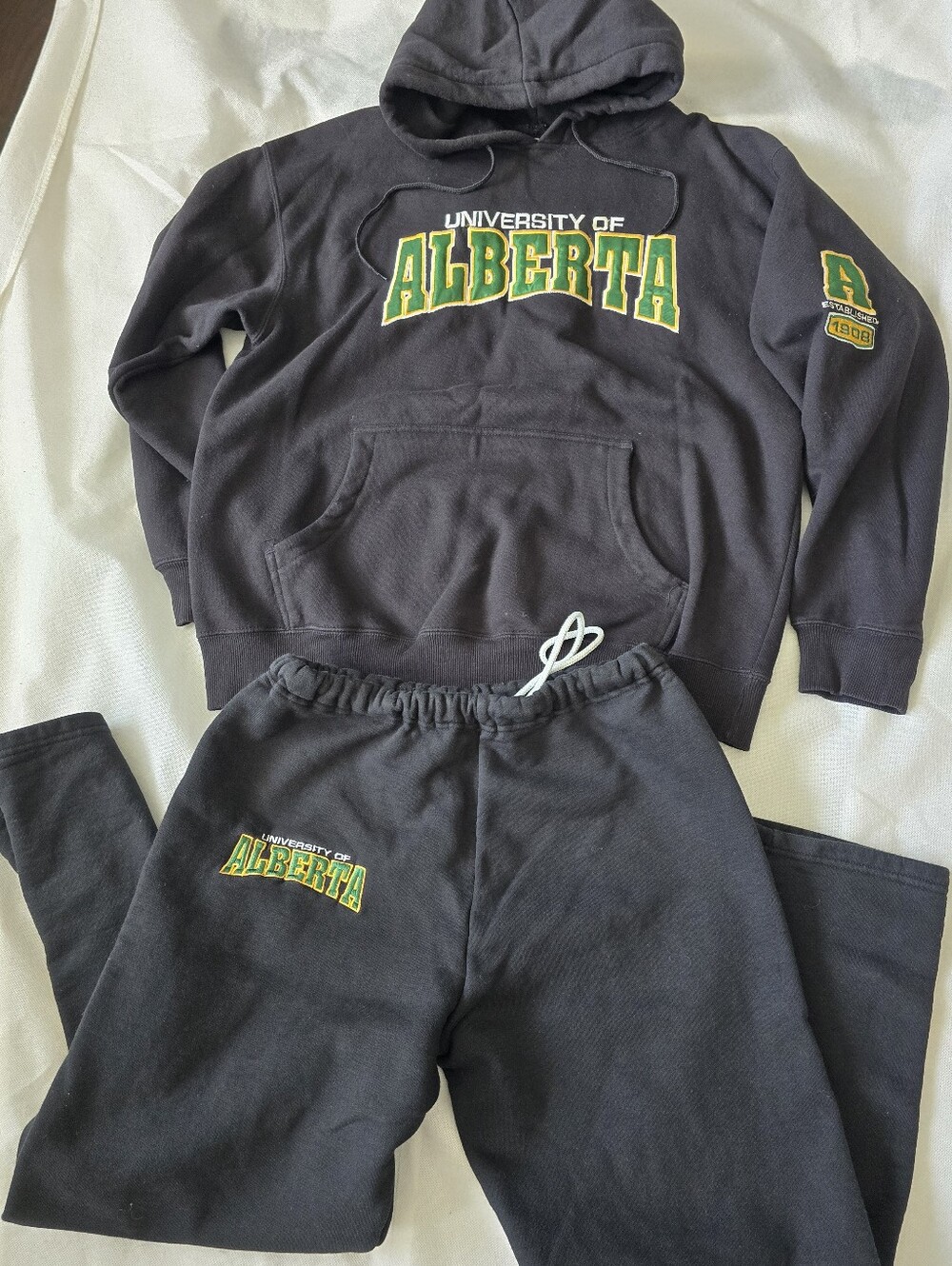 Vintage University of Alberta Black Hoodie & Sweatpants Set Size Medium